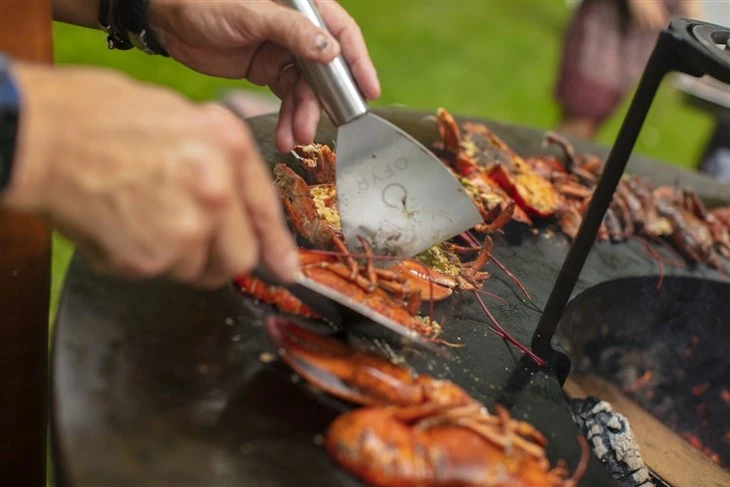 Metal Rusty Color Garden BBQ Grills Table